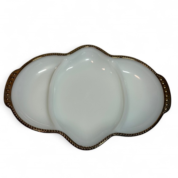 💥SALE! Vintage Fire King White Milk Glass Gold Trim Divided Serving Dish - Picture 9 of 13